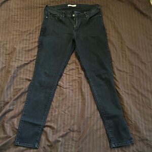 711 skinny jeans, by Levi size 32